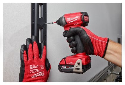 RAIL VERTICAL 96'' POUR ÉTAGÈRES DE RAYONNAGE PACKOUT™